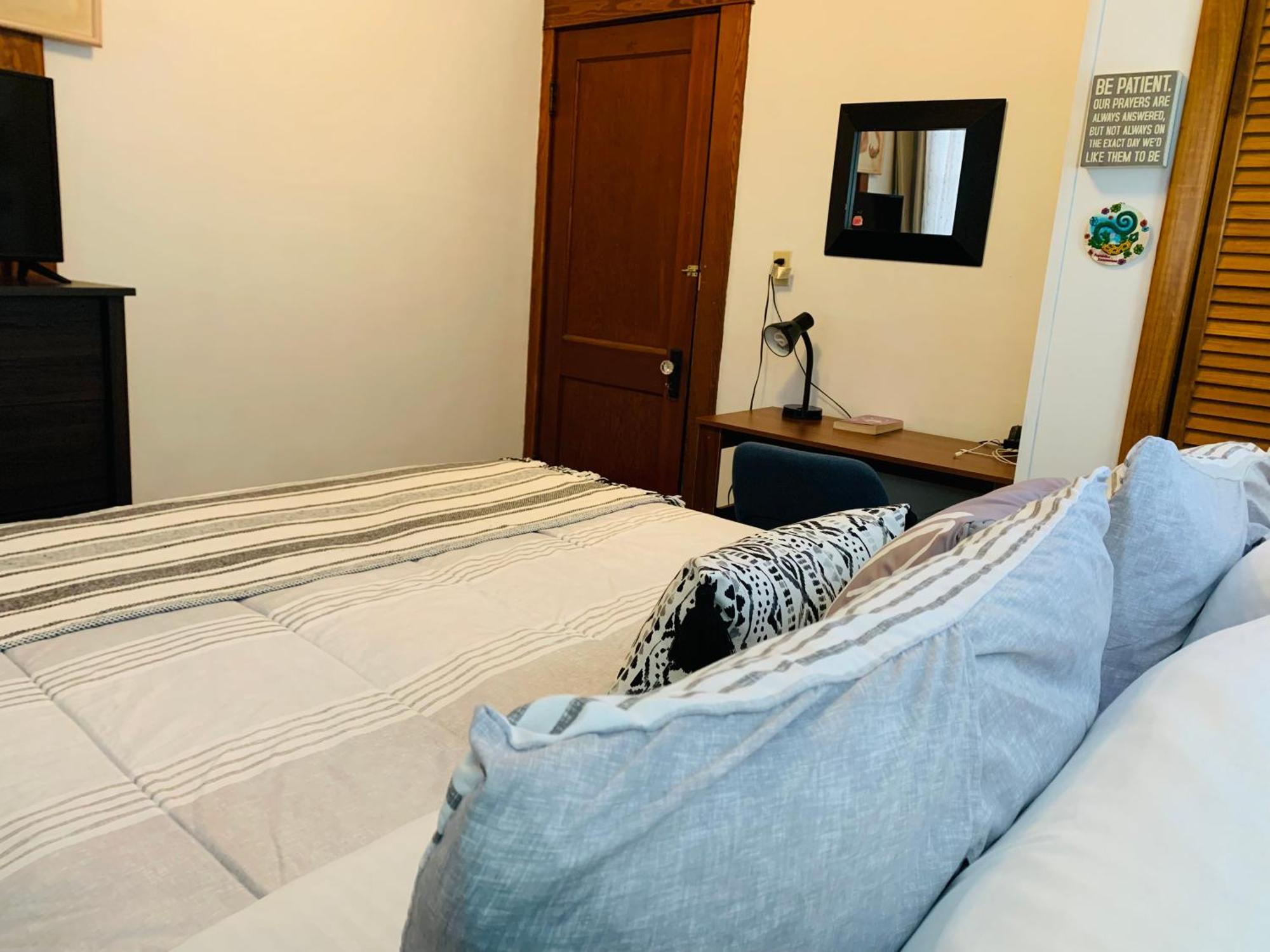 Cozy First Floor Apartment Chicopee Bagian luar foto