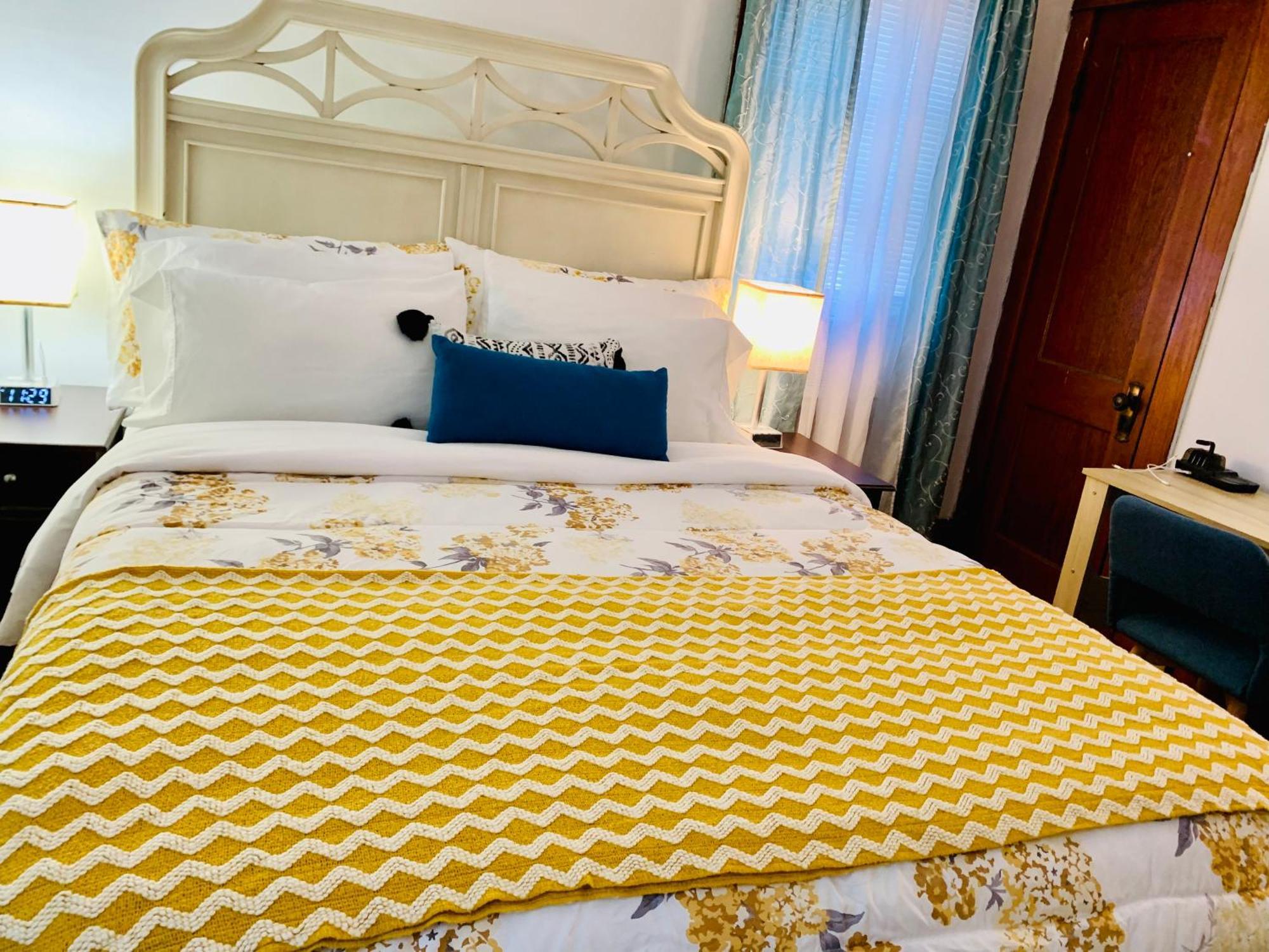 Cozy First Floor Apartment Chicopee Bagian luar foto